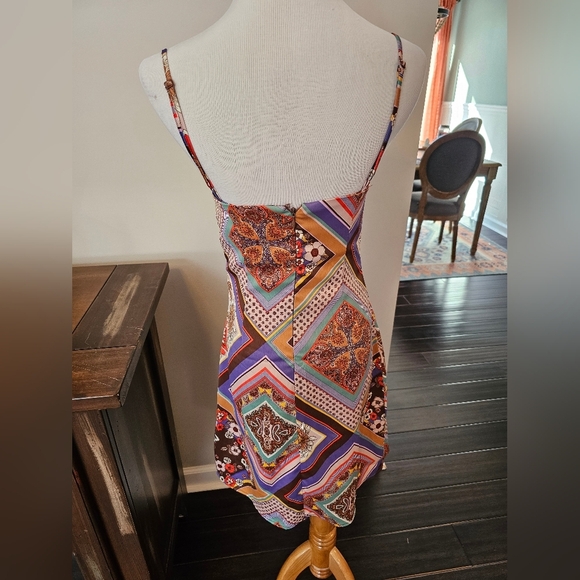 Urban Outfitters Mallory Slip Dress Size XS Scarf Print Form Fitting Back Zipper - Picture 4 of 10